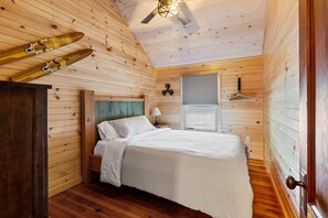 8 chambres, fer et planche à repasser, Wi-Fi, draps fournis