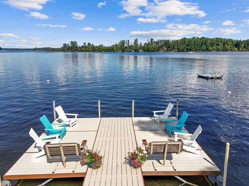 Charming 8-bedroom cottage with AC and WiFi in peaceful Belgrade