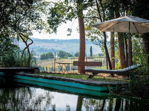 Stunning  villa for 4 guests with pool, WIFI, TV, patio and panoramic view, close to Florence
