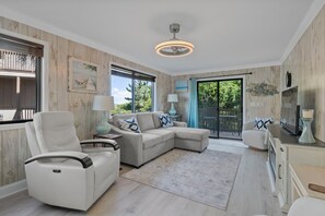 Smart TV, computer monitors