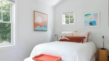 3 slaapkamers, een strijkplank/strijkijzer, wifi, beddengoed