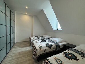 Exclusive Apartment | 3 bedrooms, premium bedding, Select Comfort beds, desk - 4 room cosy holiday apartment contactles (Gehrden)