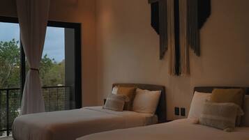 6 bedrooms, iron/ironing board, free WiFi, bed sheets