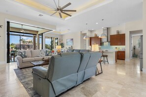 Smart TV, fireplace, ping pong - Waterfront Luxury, Heated Saltwater Pool & Spa, Dock w/Tiki, Kayaks - Villa Tarpon Time - Roelens (Cape Coral)