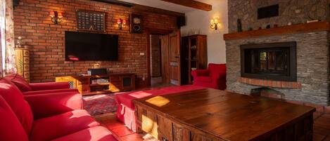 TV, fireplace, DVD player