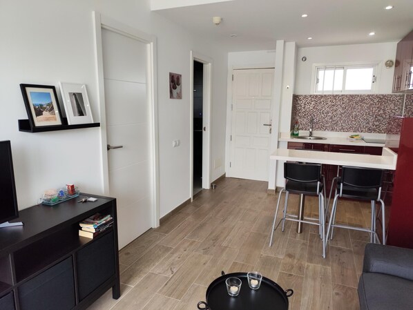 Interior - Apartment - renovated 1 bedroom on the top floor (Playa del Inglés)