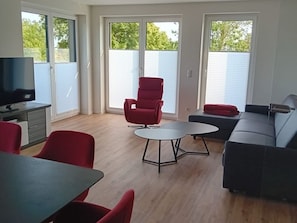 Fernseher, Stereoanlage