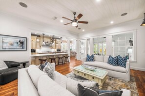 Télévision, cheminée