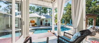 Summer never ends at Endless Summer/ Large Private Pool/ Spa / Outdoor Fireplace