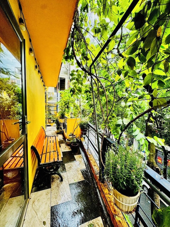 Dortoir Partagé, balcon, vue ville | Balcon