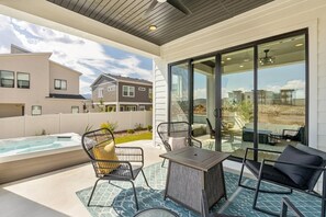 Outdoor dining - Park City Showcase of Homes MTN Retreat w/ Hot Tub (Park City)