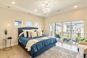 5 Schlafzimmer, Schreibtisch, Reisekinderbett, kostenloses WLAN