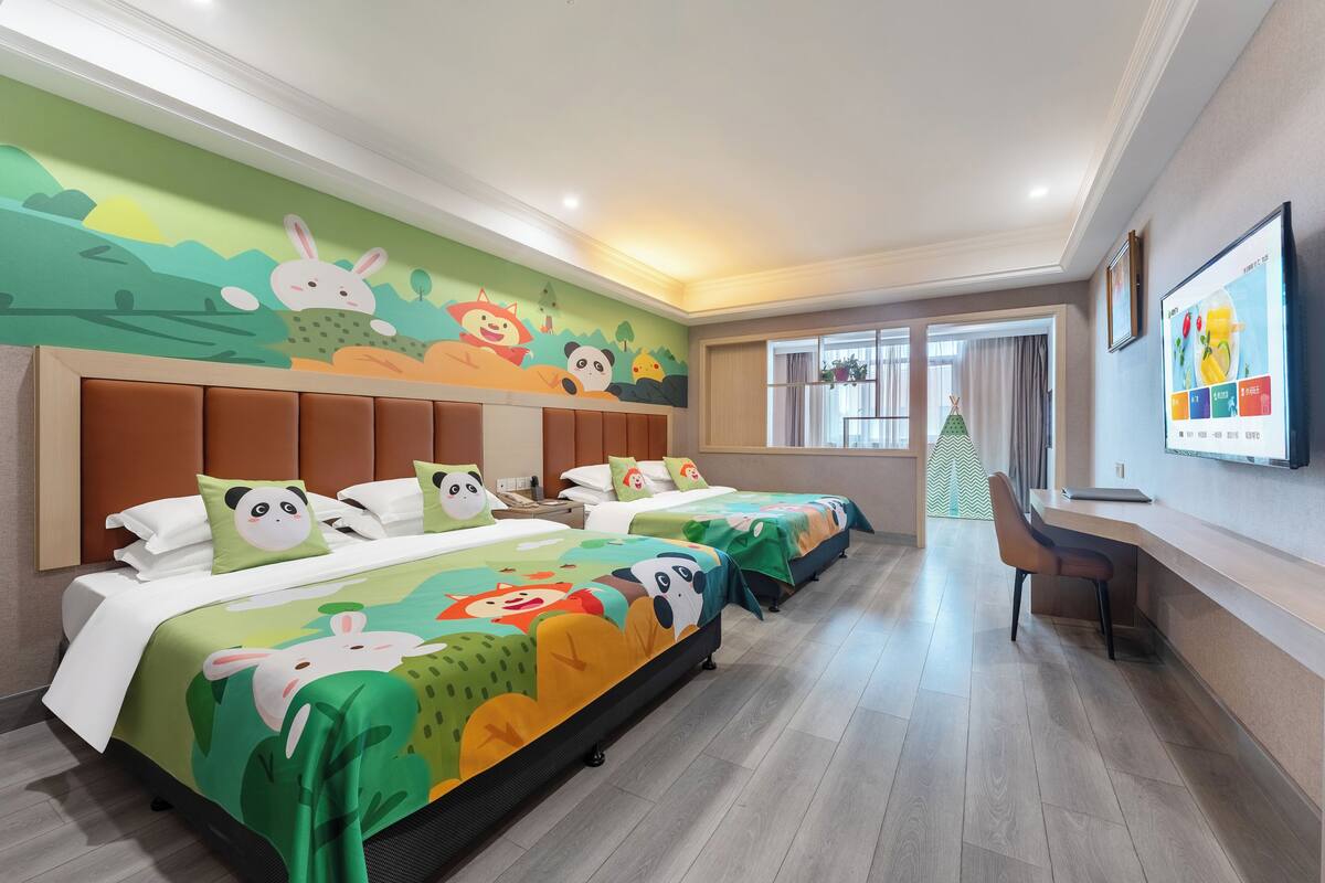 Superior Parent Child Suite | Premium bedding, down comforters, desk, laptop workspace