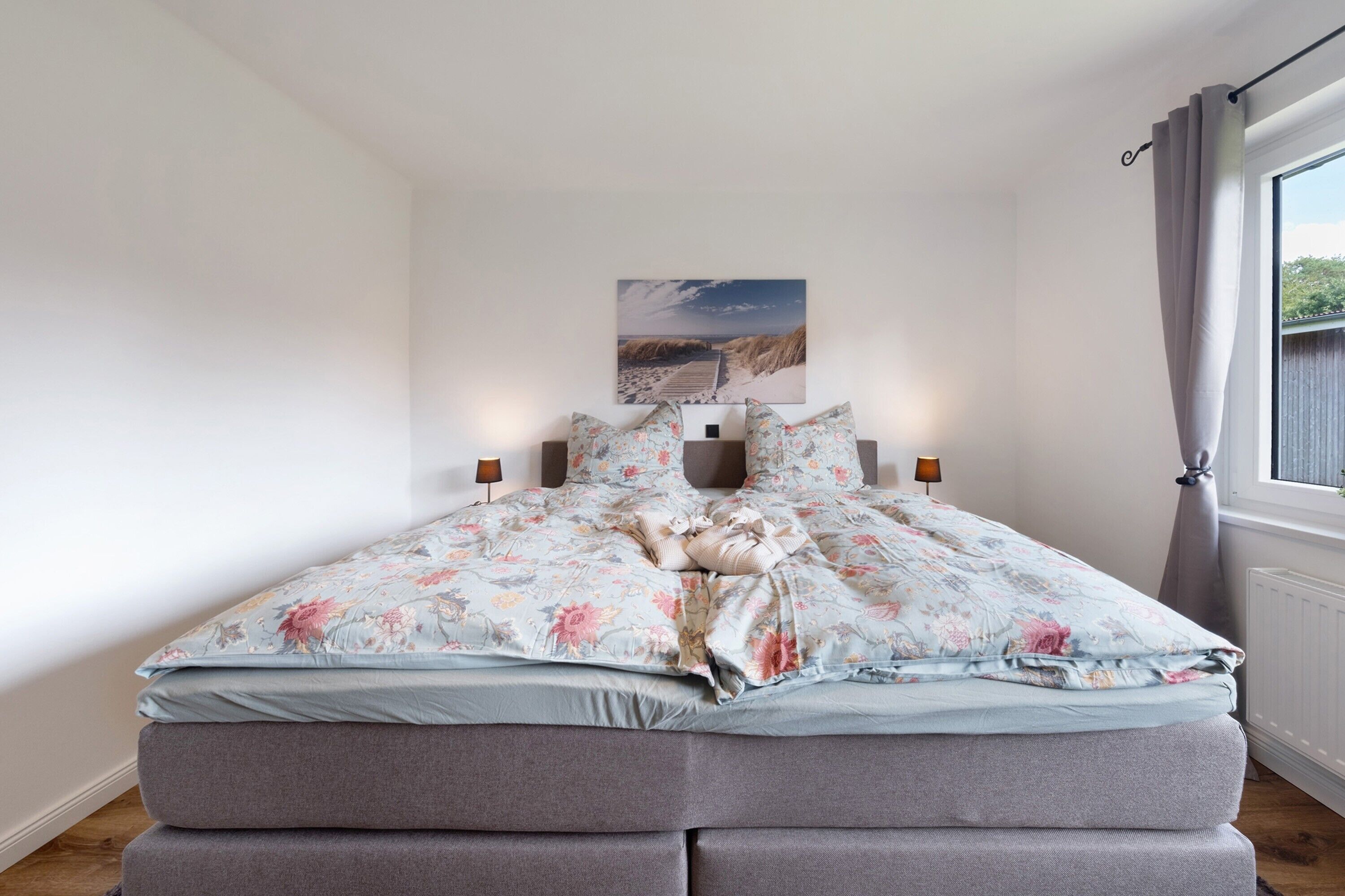 2 slaapkamers, een strijkplank/strijkijzer, gratis wifi, beddengoed