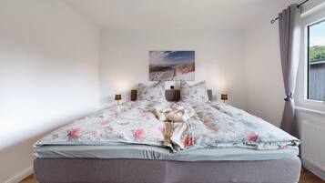 2 slaapkamers, een strijkplank/strijkijzer, gratis wifi, beddengoed