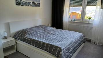 1 bedroom, free WiFi, bed sheets