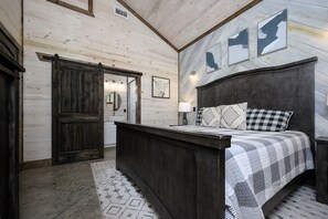 5 soverom, strykejern/-brett, reiseseng for barn og wi-fi (inkludert)