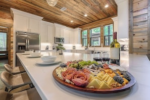 Fridge, microwave, oven, stovetop - Luxury Cabin*Hot Tub*Fire Pit*Game Room*Arcade (Broken Bow)