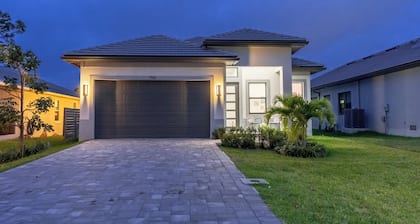 Naples 5 BR | Heated Pool | 5min Vanderbilt Beach