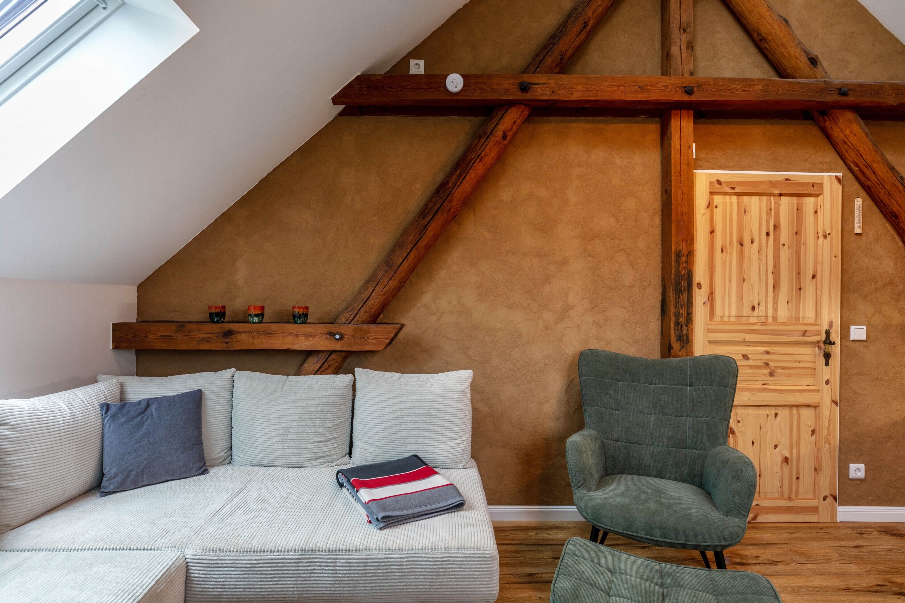 Fernseher, Tischtennisplatte