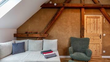 Fernseher, Tischtennisplatte