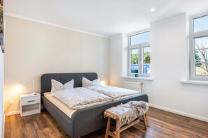 2 chambres, fer et planche à repasser, Wi-Fi gratuit, draps fournis