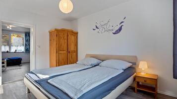 1 bedroom, free WiFi, bed sheets