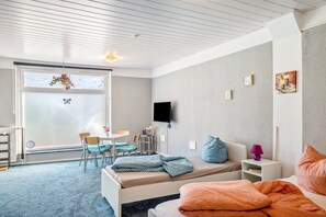 1 quarto, Wi-Fi de cortesia, roupa de cama