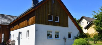 Holiday Home 'Ferienhaus Familie Sommer' with Private Terrace, Shared Garden and Wi-Fi