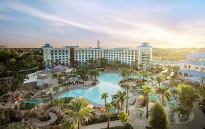 Pool - 2-Bedroom Suite at a 4⭐️ Hotel (Orlando)