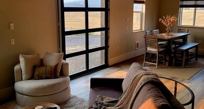 Brand New Luxury Barndominium close to Lake Coeur d'Alene Sun Up Bay