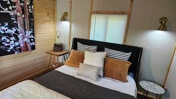 2 habitaciones, escritorio, tabla de planchar con plancha y wifi gratis