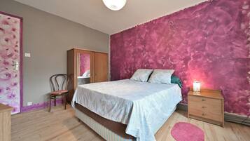 3 bedrooms, free WiFi, bed sheets