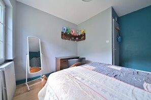 3 chambres, accès au Wi-Fi (inclus), literie fournie
