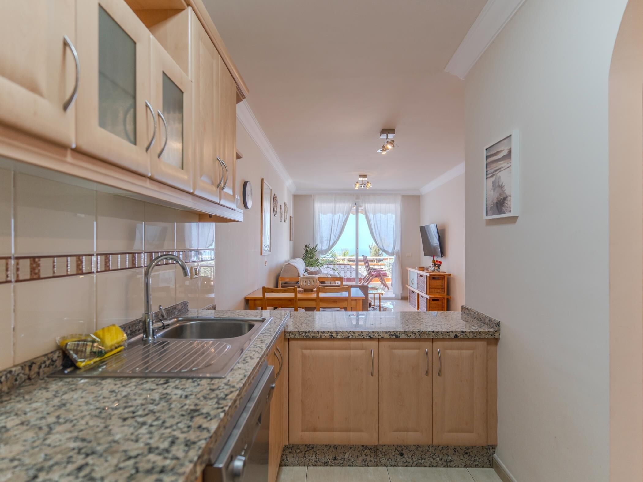 Fridge, microwave, oven, coffee/tea maker