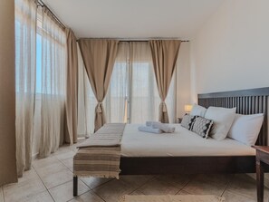 3 bedrooms, iron/ironing board, Internet, bed sheets - Sol del Conde Holiday Apartment: Your Retreat in Costa Adeje (Costa Adeje)