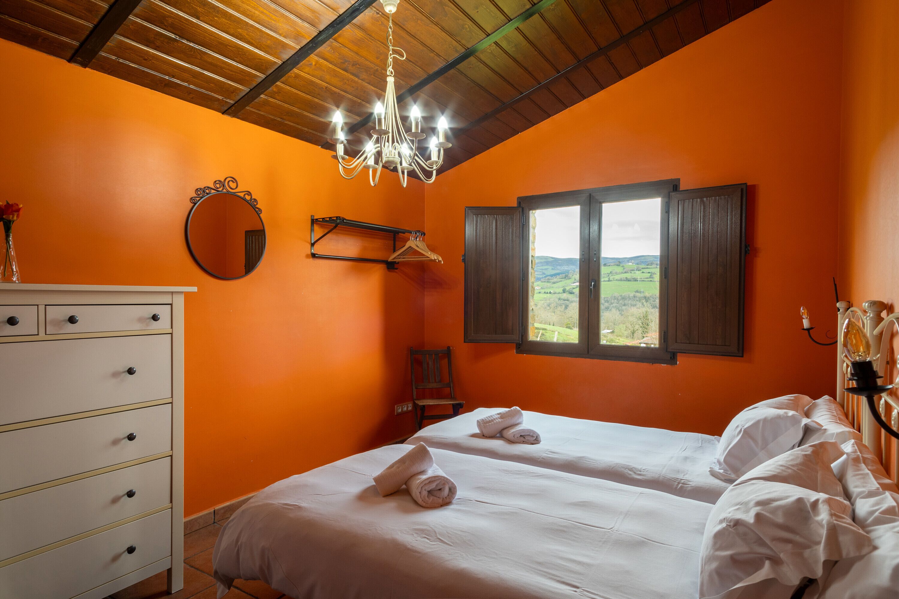 3 chambres, fer et planche à repasser, Wi-Fi gratuit, draps fournis