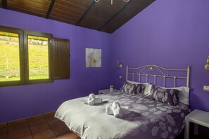 3 bedrooms, iron/ironing board, free WiFi, bed sheets - Country House 'Amama' with Mountain View, Private Pool and Private Garden (Carranza)