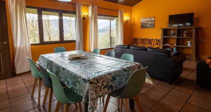 Country House 'Amama' with Mountain View, Private Pool and Private Garden