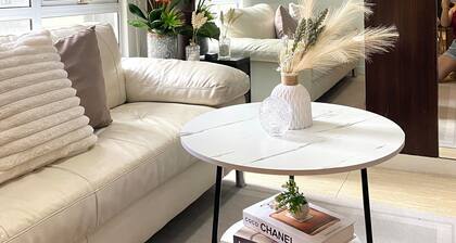 Cozy 2-bedroom condo in charming BGC Taguig with AC, WiFi Netflix WashingMachine