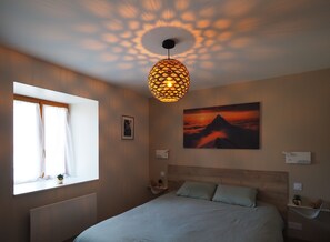 1 quarto, Wi-Fi de cortesia, roupa de cama