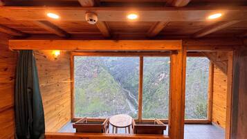 Luxury Studio Suite, Mountain View | Desk, laptop workspace, blackout curtains, iron/ironing board