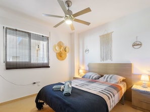 2 bedrooms, desk, iron/ironing board, WiFi - El Pinar de San Ginés by Interhome (La Azohía)