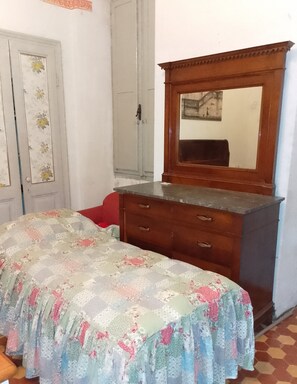 3 quartos, ferros/tábuas de passar roupa, Wi-Fi de cortesia