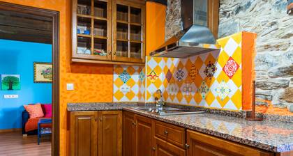 Casa rural 'Teixo' con vistas a la montaña, terraza privada y Wi-Fi