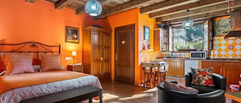 1 bedroom, free WiFi, bed sheets