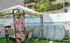 Property grounds - Villa 'Casa Cimo D'Aldeia' with Mountain View, Wi-Fi and Air Conditioning (Vila Cova de Perrinho)