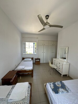 3 habitaciones, tabla de planchar con plancha y wifi gratis 