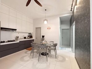 Superior Apartment | In-room dining - The Horizon Ipoh Belle Vue by Grab A Stay (Ipoh)
