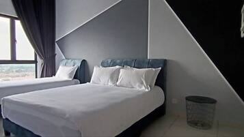 4 bedrooms, blackout drapes, iron/ironing board, free WiFi